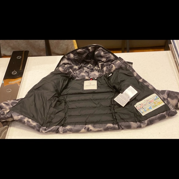 SOLD‼️Moncler Bady Cheetah Print Hood Down Jacket - Picture 7 of 16